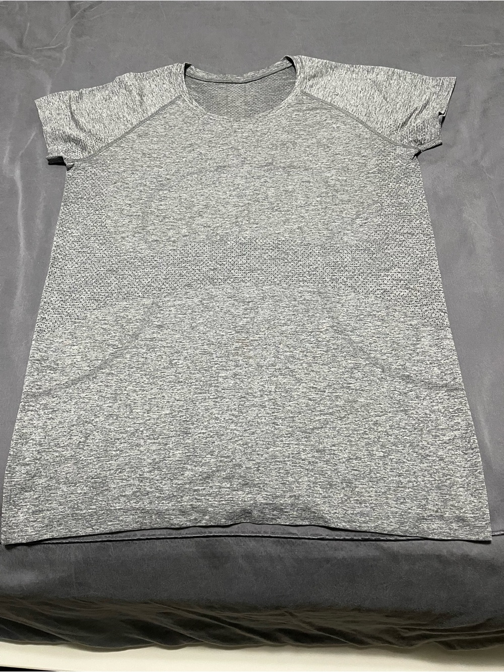 Lululemon Swiftly Tech Short Sleeve 2.0, size 12, Slate / White - Picture 7 of 11